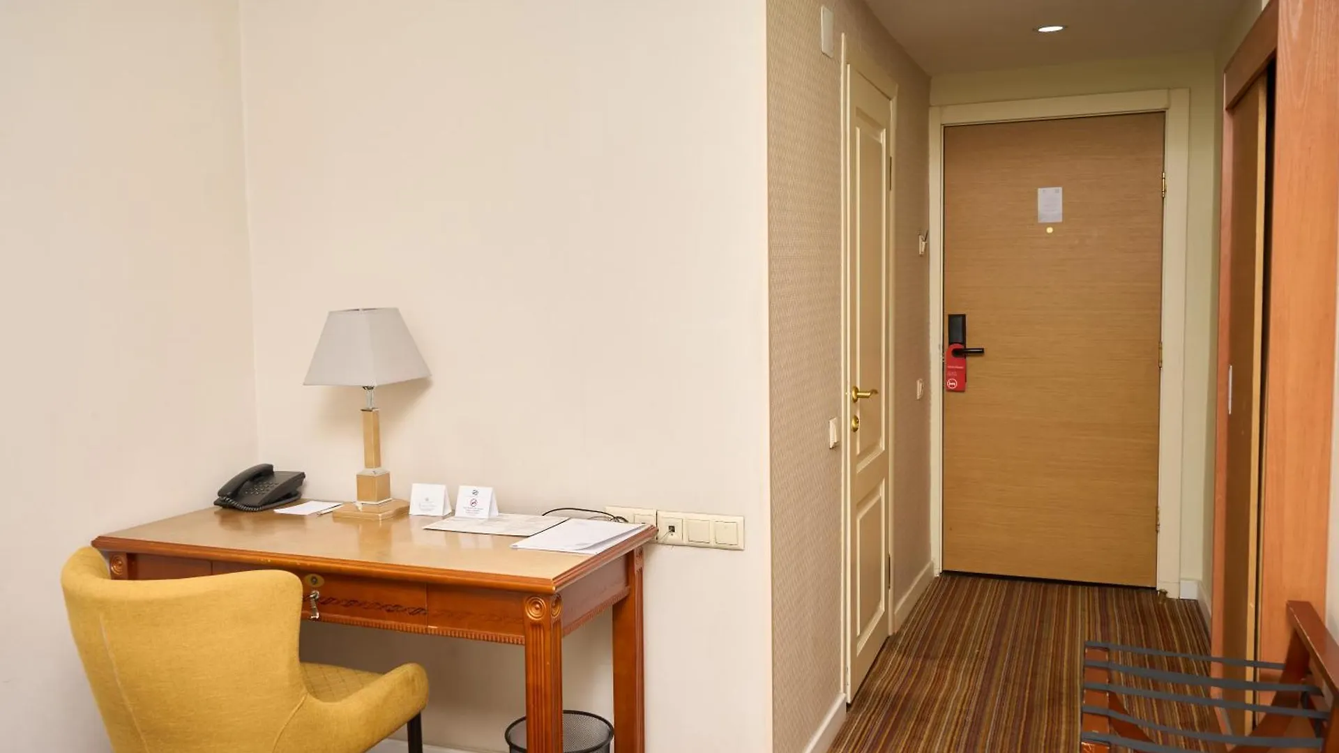 Almaty Hotel 3*,