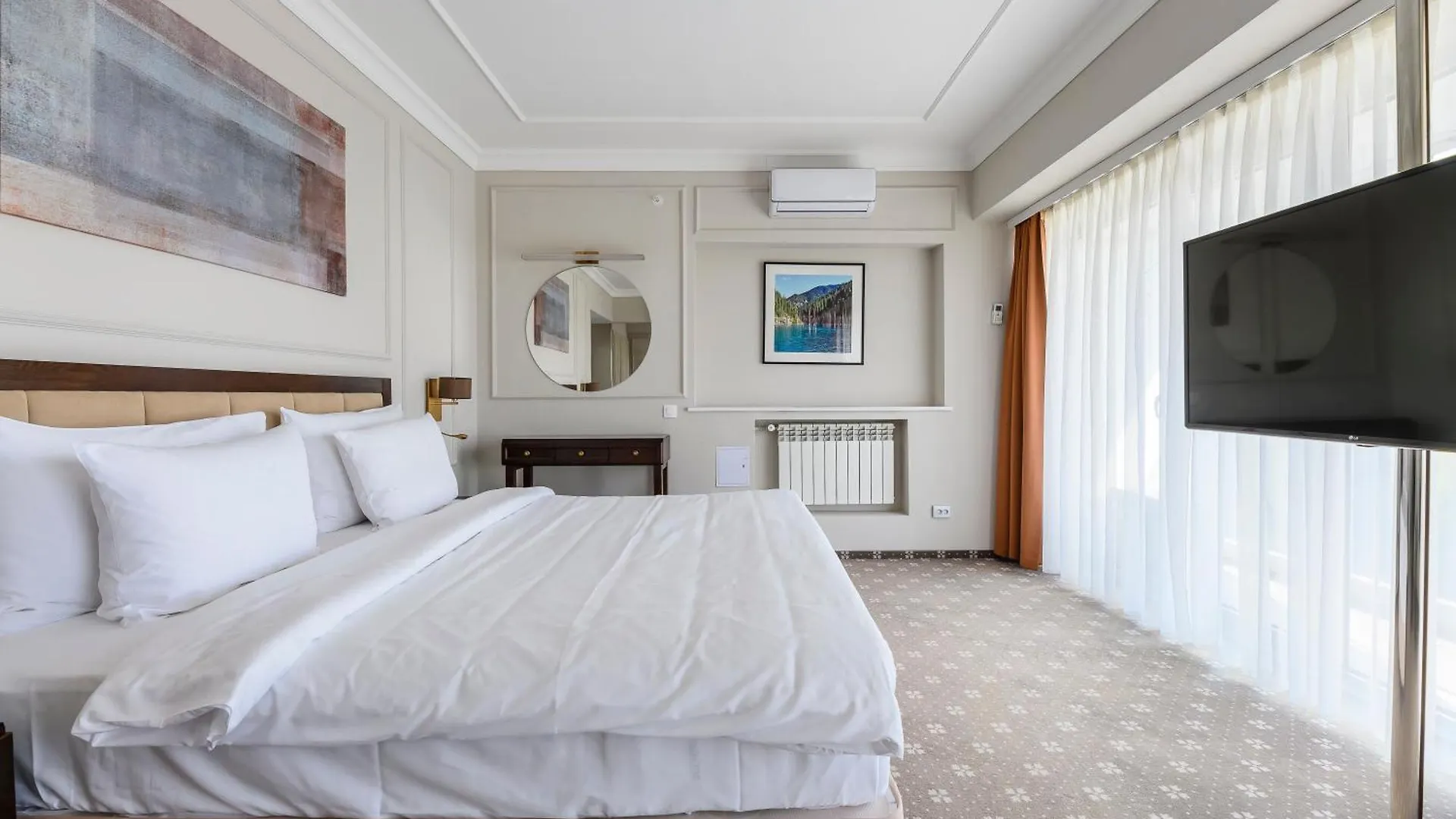 Almaty Hotel 3*,
